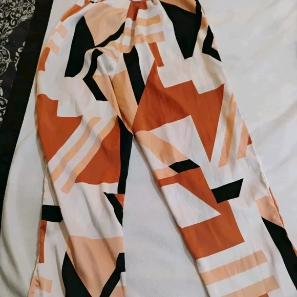 White Mark Geometric Pajama Set - Black, White, Orange - Picture 10 of 14